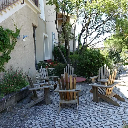 Euric Alaric Apartment *